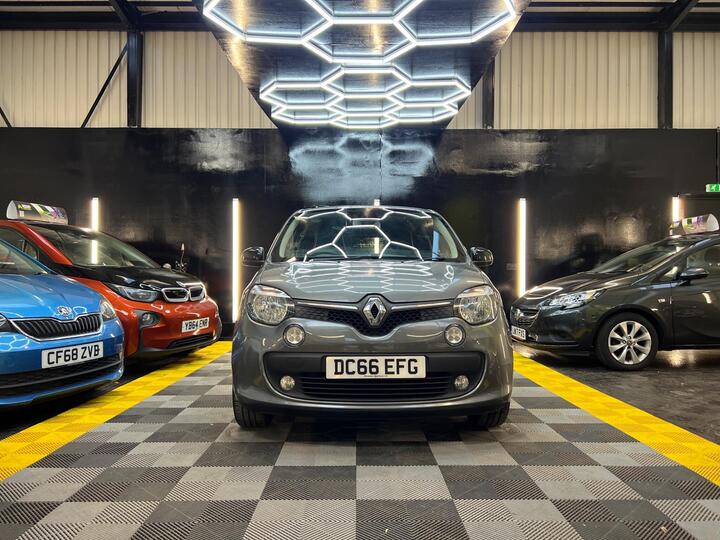 Renault Twingo 0.9 TCe ENERGY Iconic Euro 6 (s/s) 5dr Renault Twingo 0.9 TCe ENERGY Iconic Euro 6 (s/s) 5dr