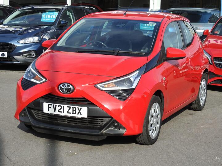 Toyota AYGO 1.0 VVT-i X-play Euro 6 5dr (Safety Sense)