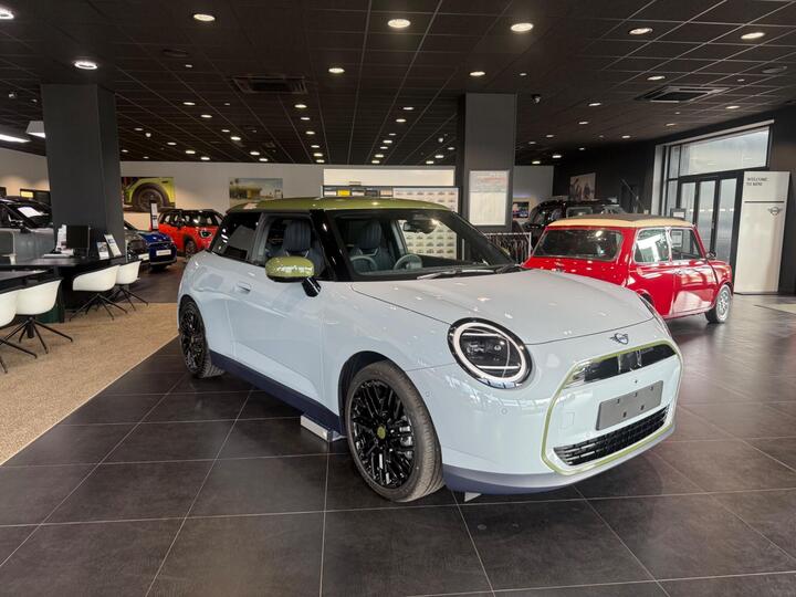 MINI Electric Cooper SE 54.2kWh Paul Smith Edition Auto 3dr