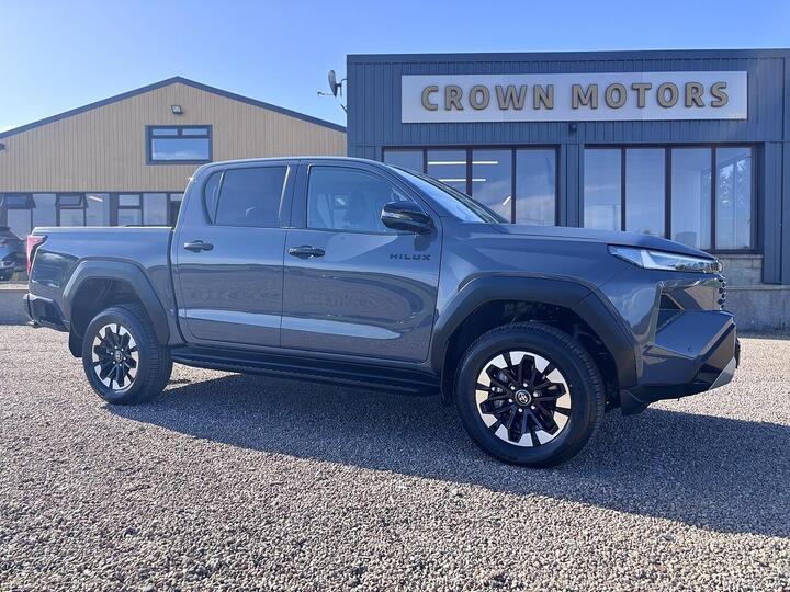 Toyota Hilux 2.8 D-4D-h Invincible Auto AWD Euro 6 4dr