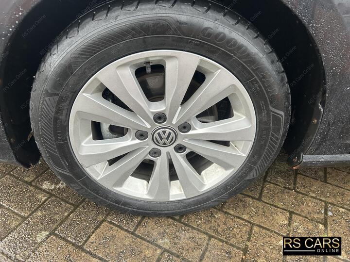 Volkswagen Passat 1.6 TDI BlueMotion Euro 5 (s/s) 5dr