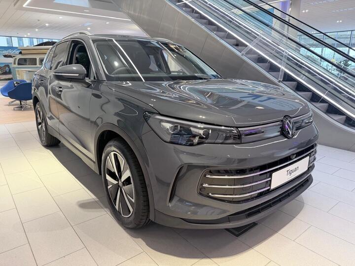 Volkswagen Tiguan 1.5 ETSI MHEV Elegance DSG Euro 6 (s/s) 5dr