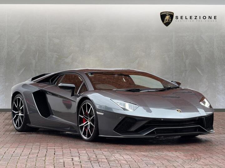 Lamborghini AVENTADOR 6.5 V12 LP 740-4 S ISR 4WD Euro 6 2dr Lamborghini AVENTADOR 6.5 V12 LP 740-4 S ISR 4WD Euro 6 2dr