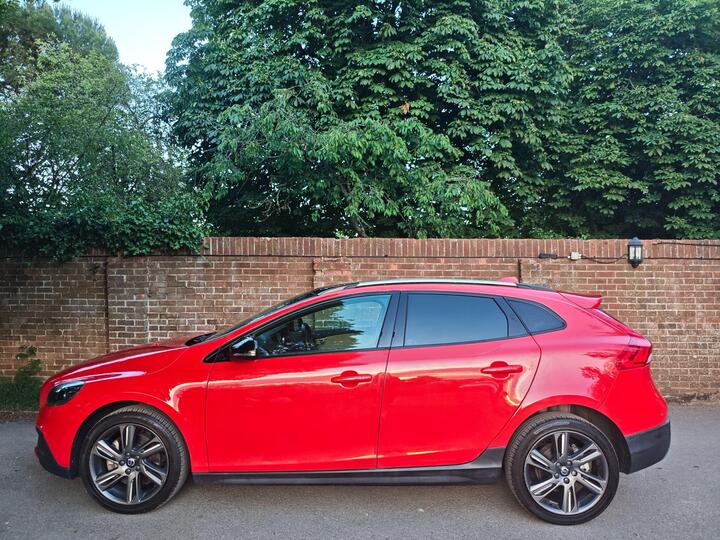 Volvo V40 Cross Country 1.5 T3 Pro Auto Euro 6 (s/s) 5dr