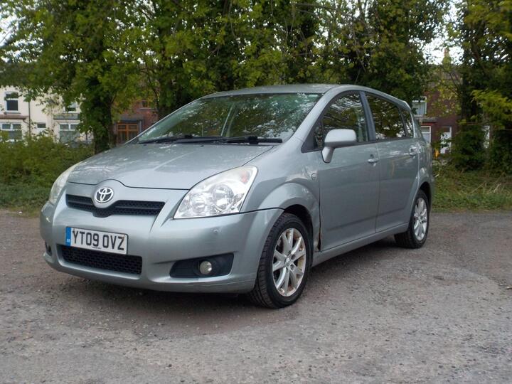 Toyota Corolla Verso 2.2 D-4D SR 5dr