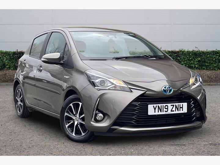 Toyota Yaris 1.5 VVT-h Icon Tech E-CVT Euro 6 (s/s) 5dr