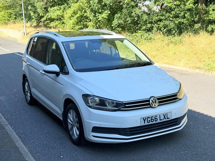 Volkswagen Touran 2.0 TDI BlueMotion Tech SE Family DSG Euro 6 (s/s) 5dr