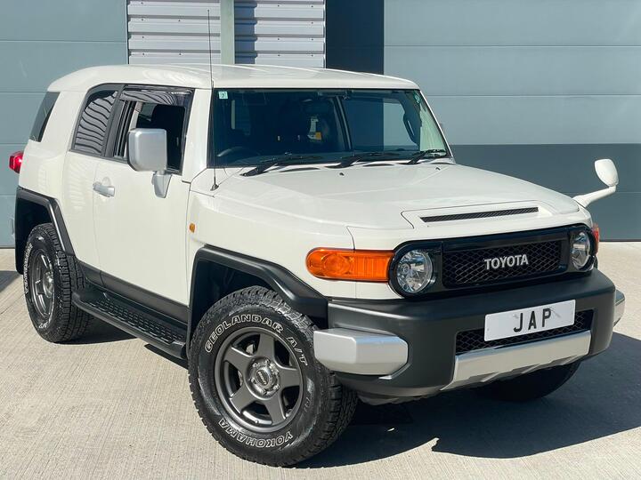 Toyota FJ Cruiser One Of The Last Ones Made+Mega Low Miles