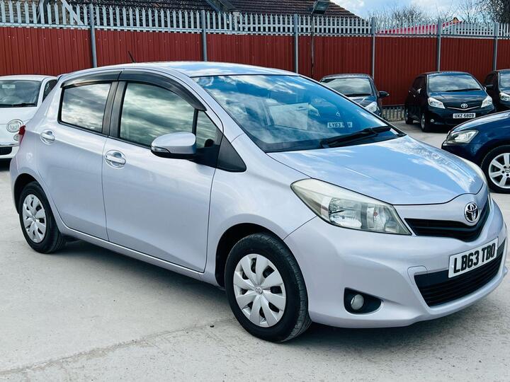 Toyota Yaris 1.33 Dual VVT-i Icon Multidrive S Euro 5 5dr