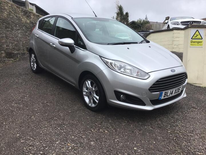 Ford Fiesta 1.0T EcoBoost Zetec Euro 5 (s/s) 5dr