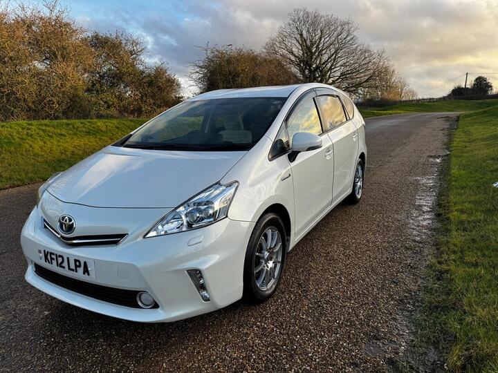 Toyota Prius Alpha 1.8 VVT Petrol Hybrid