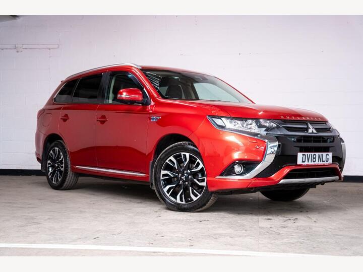 Mitsubishi OUTLANDER 2.0h 12kWh 5hs CVT 4WD Euro 6 (s/s) 5dr Mitsubishi OUTLANDER 2.0h 12kWh 5hs CVT 4WD Euro 6 (s/s) 5dr