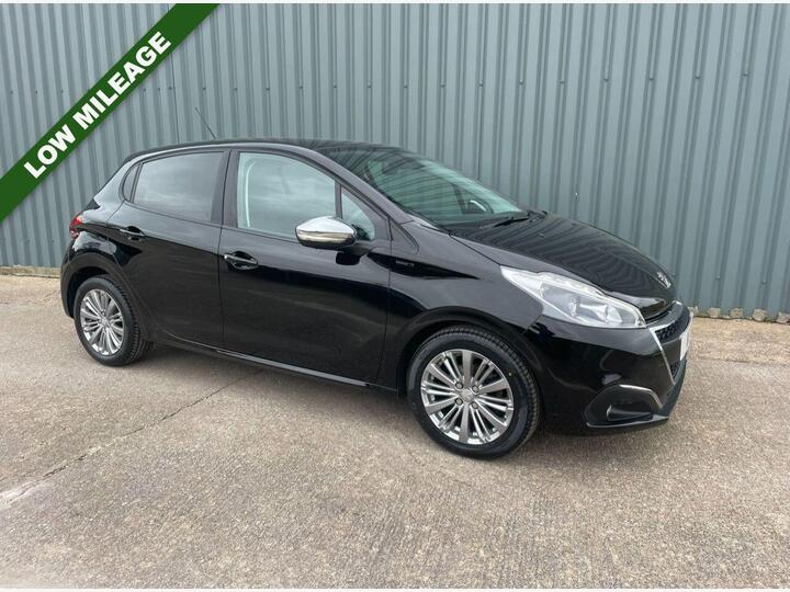 Peugeot 208 1.2 PureTech Signature Euro 6 (s/s) 5dr