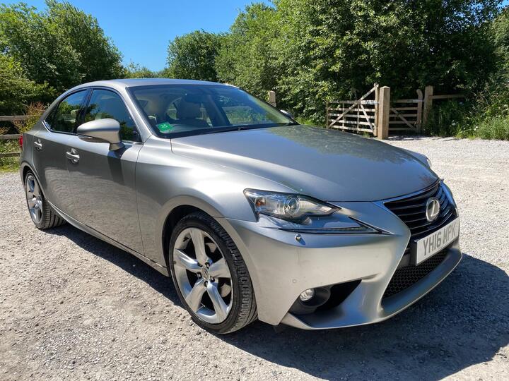 Lexus IS 2.5 300h Premier E-CVT Euro 6 (s/s) 4dr