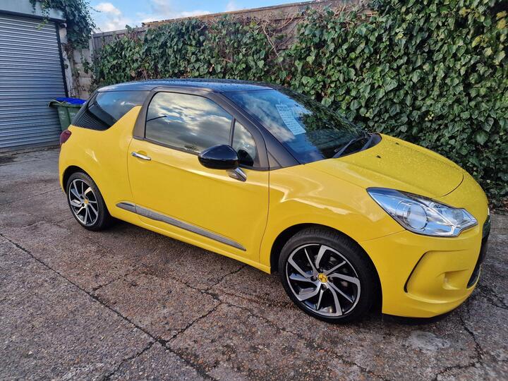 DS AUTOMOBILES DS 3 1.2 PureTech DStyle Nav EAT6 Euro 6 (s/s) 3dr DS AUTOMOBILES DS 3 1.2 PureTech DStyle Nav EAT6 Euro 6 (s/s) 3dr