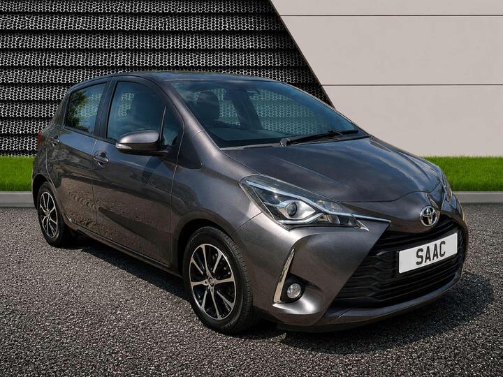 Toyota YARIS 1.5 VVT-i Icon Tech Euro 6 5dr