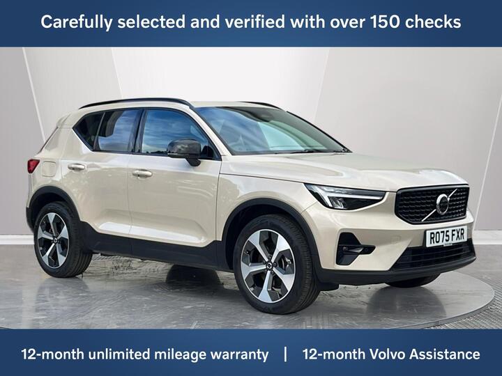 Volvo XC40 2.0 B3 MHEV Plus Dark DCT Auto Euro 6 (s/s) 5dr