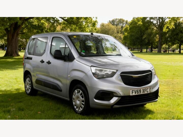 Vauxhall COMBO LIFE 1.5 Turbo D BlueInjection Design Euro 6 (s/s) 5dr