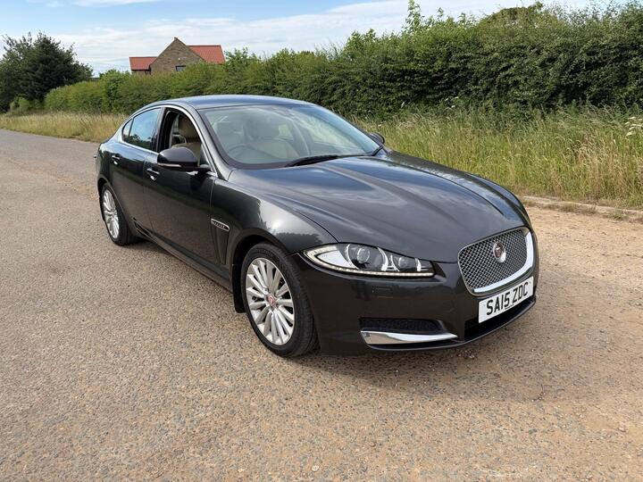 Jaguar XF 2.2d Luxury Auto Euro 5 (s/s) 4dr