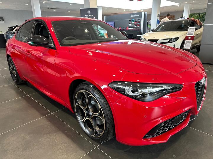 Alfa Romeo Giulia 2.0T Intensa Auto Euro 6 (s/s) 4dr Alfa Romeo Giulia 2.0T Intensa Auto Euro 6 (s/s) 4dr
