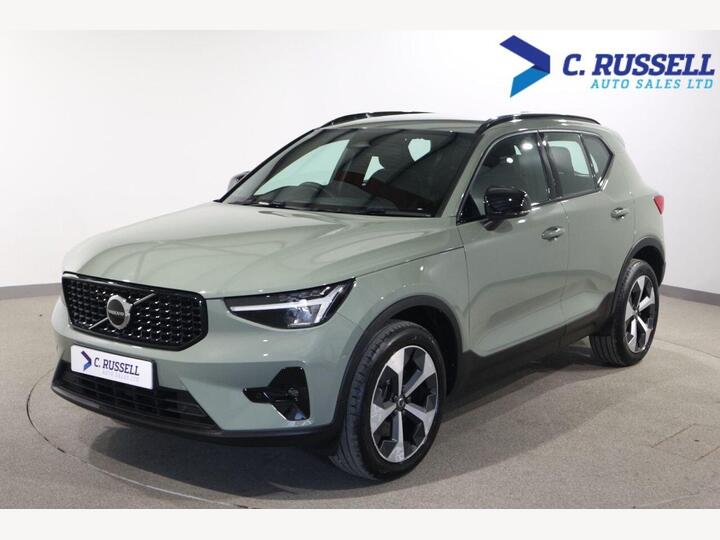 Volvo XC40 2.0 B3 MHEV Plus Dark DCT Auto Euro 6 (s/s) 5dr