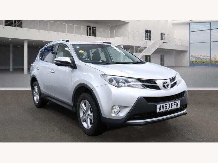 Toyota RAV4 2.0 D-4D Invincible 2WD Euro 5 (s/s) 5dr