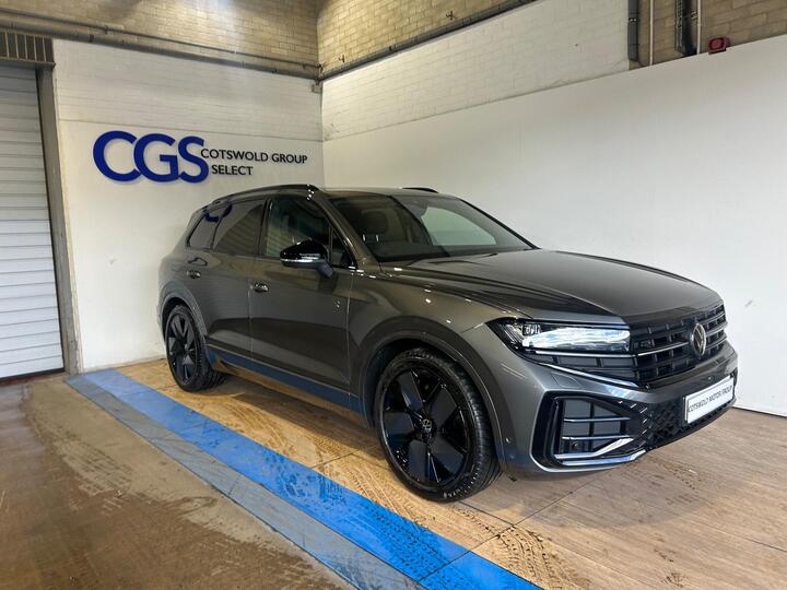 Volkswagen Touareg 3.0 TDI V6 Black Edition Tiptronic 4Motion Euro 6 (s/s) 5dr Volkswagen Touareg 3.0 TDI V6 Black Edition Tiptronic 4Motion Euro 6 (s/s) 5dr