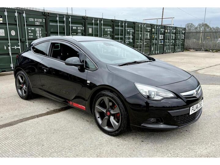Vauxhall Astra GTC 2.0 CDTi SRi Euro 5 (s/s) 3dr Vauxhall Astra GTC 2.0 CDTi SRi Euro 5 (s/s) 3dr
