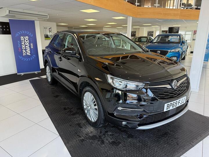 Vauxhall Grandland X 1.2 Turbo Business Edition Nav Auto Euro 6 (s/s) 5dr Vauxhall Grandland X 1.2 Turbo Business Edition Nav Auto Euro 6 (s/s) 5dr