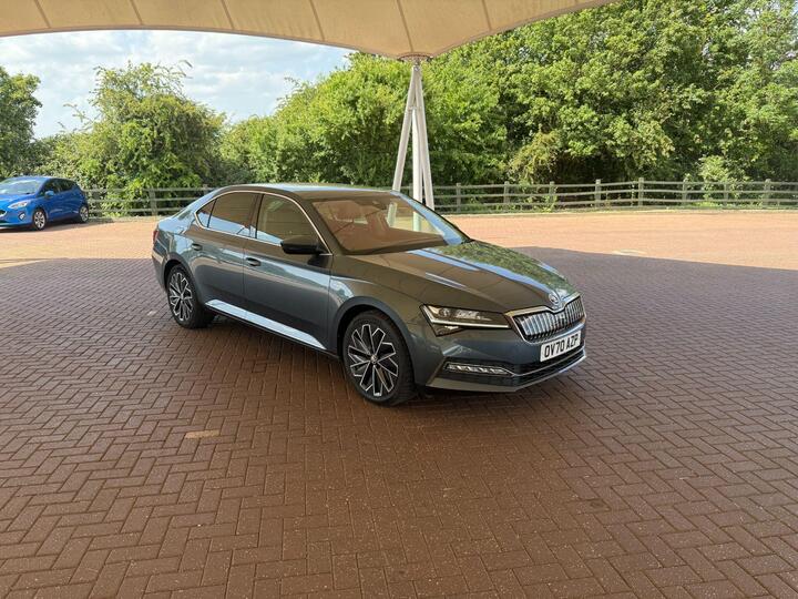 Skoda Superb 1.4 TSI IV 13kWh Laurin & Klement DSG Euro 6 (s/s) 5dr Skoda Superb 1.4 TSI IV 13kWh Laurin & Klement DSG Euro 6 (s/s) 5dr