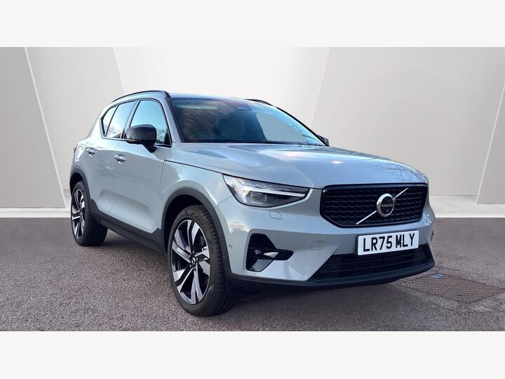Volvo XC40 2.0 B3 MHEV Ultra Dark DCT Auto Euro 6 (s/s) 5dr