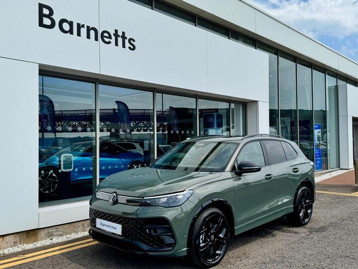 Volkswagen Tiguan 2.0 TDI R-Line DSG Euro 6 (s/s) 5dr Volkswagen Tiguan 2.0 TDI R-Line DSG Euro 6 (s/s) 5dr