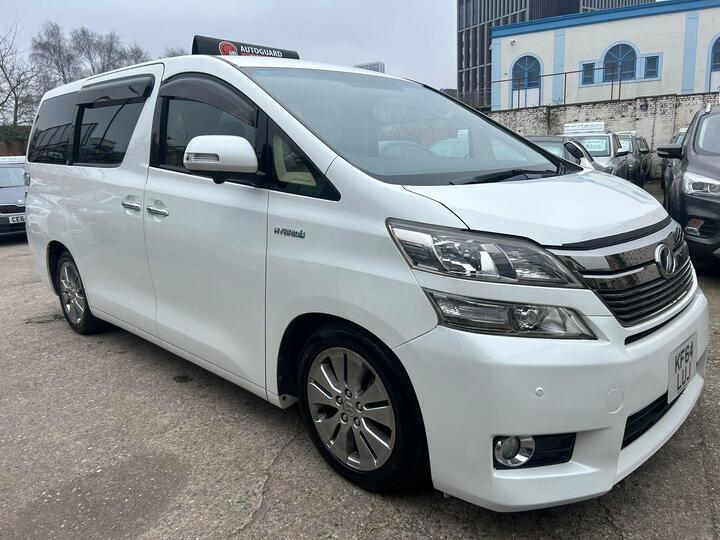 Toyota Vellfire 2.4 PETROL HYBRID 4WD