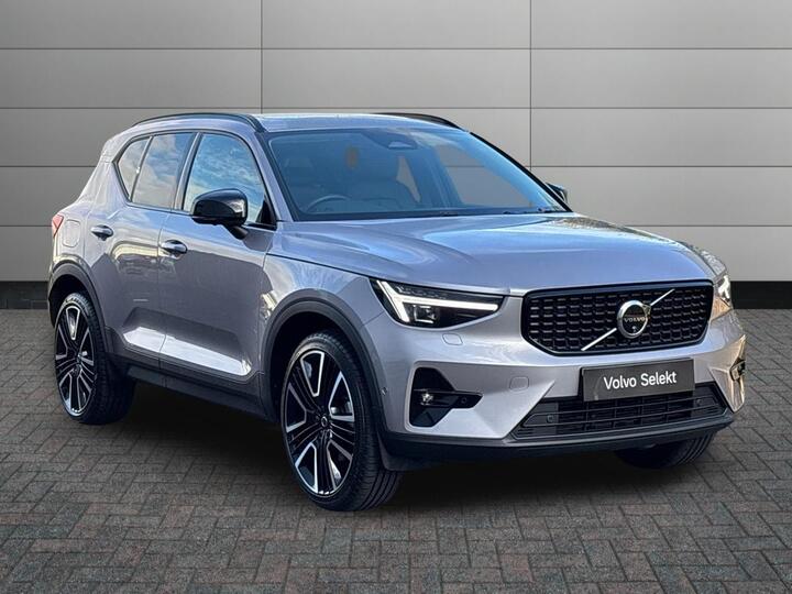 Volvo XC40 2.0 B4 MHEV Ultra Dark DCT Auto Euro 6 (s/s) 5dr
