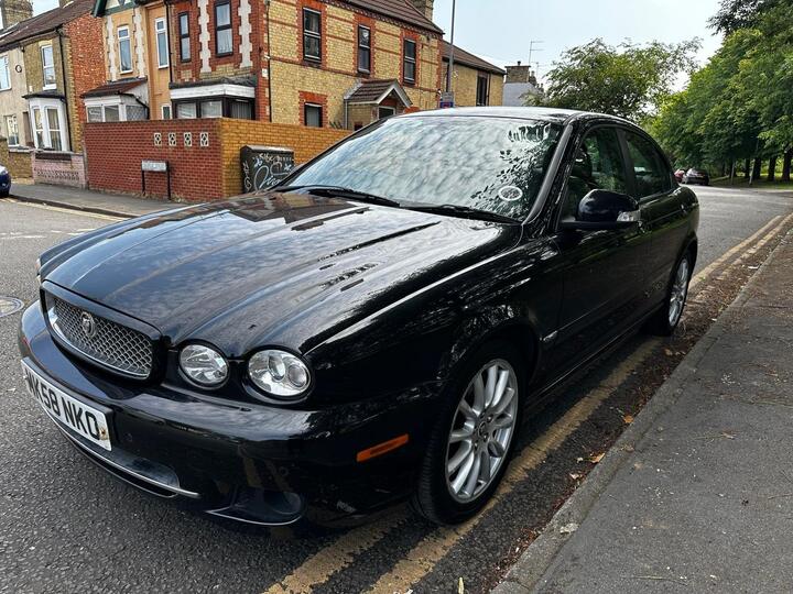 Jaguar X-Type 2.2D DPF S 4dr Jaguar X-Type 2.2D DPF S 4dr