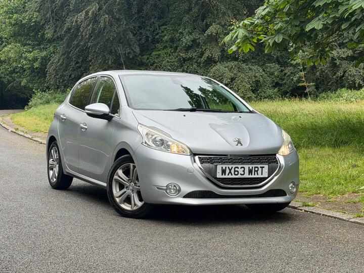 Peugeot 208 1.4 HDi Allure Euro 5 5dr