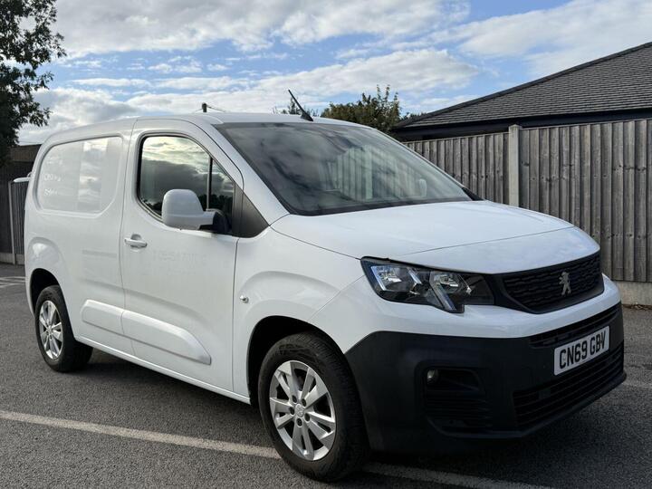 Peugeot PARTNER 1.5 BlueHDi 1000 Asphalt Standard Panel Van 5dr Diesel Manual SWB Euro 6 (s/s) (100 Bhp) PARKING SENSORS, DAB, CAR PLAY