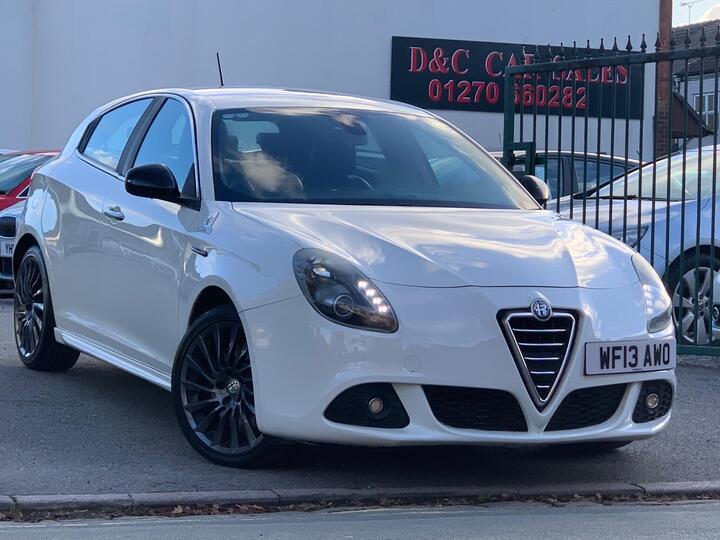 Alfa Romeo Giulietta 1.4 TB MultiAir Sportiva Euro 5 (s/s) 5dr Alfa Romeo Giulietta 1.4 TB MultiAir Sportiva Euro 5 (s/s) 5dr