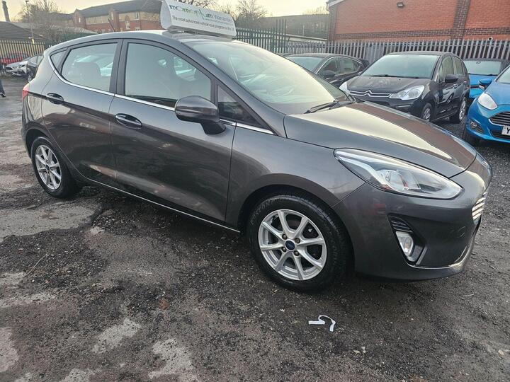 Ford Fiesta 1.0T EcoBoost Zetec Euro 6 (s/s) 5dr Ford Fiesta 1.0T EcoBoost Zetec Euro 6 (s/s) 5dr