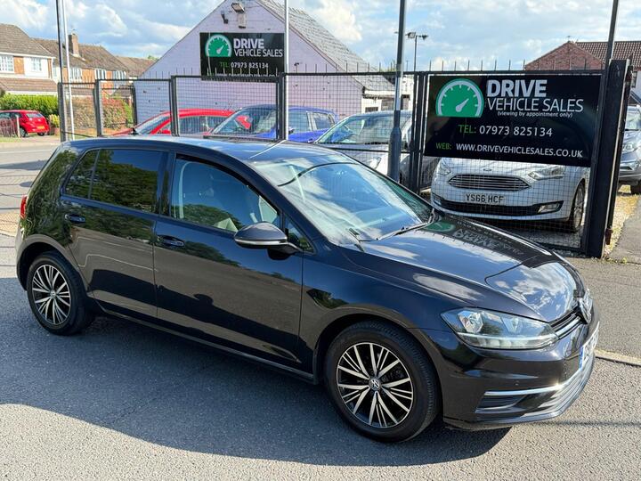 Volkswagen Golf 1.6 TDI BlueMotion Tech SE Nav Euro 6 (s/s) 5dr