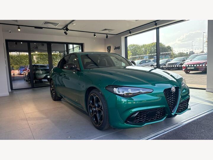 Alfa Romeo Giulia 2.0T Intensa Auto Euro 6 (s/s) 4dr
