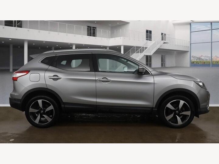 Nissan Qashqai 1.2 DIG-T N-Connecta 2WD Euro 6 (s/s) 5dr Nissan Qashqai 1.2 DIG-T N-Connecta 2WD Euro 6 (s/s) 5dr