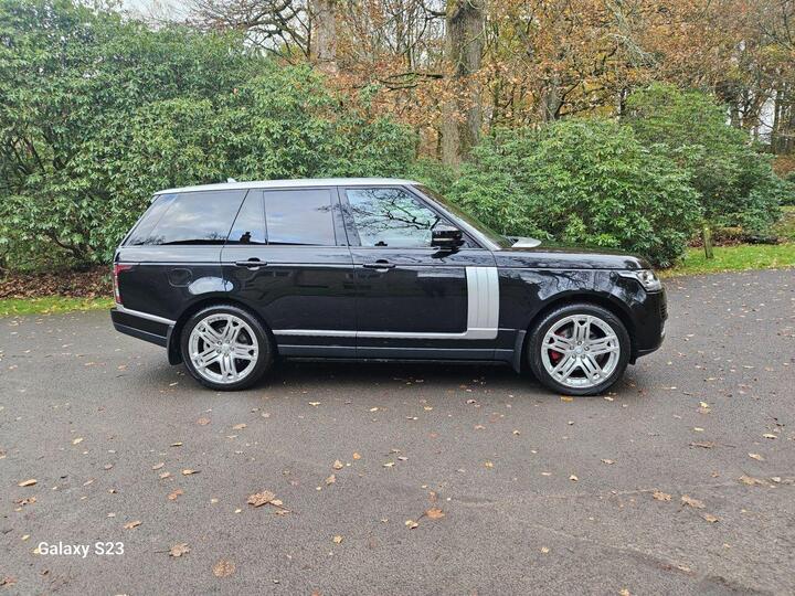 Land Rover RANGE ROVER 3.0 TD V6 Vogue Auto 4WD Euro 5 (s/s) 5dr Land Rover RANGE ROVER 3.0 TD V6 Vogue Auto 4WD Euro 5 (s/s) 5dr