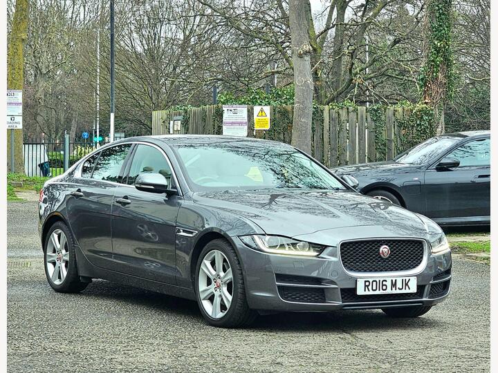 Jaguar XE 2.0d Portfolio Auto Euro 6 (s/s) 4dr
