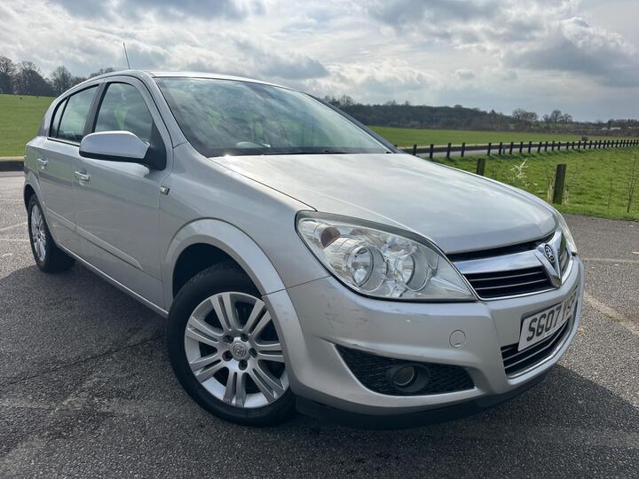 Vauxhall Astra 1.8i 16v Design 5dr Vauxhall Astra 1.8i 16v Design 5dr