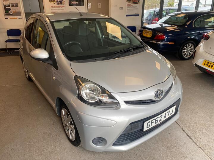 Toyota AYGO 1.0 VVT-i Ice Euro 5 5dr