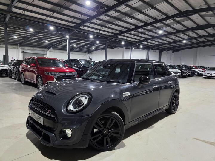 MINI Hatch 2.0 Cooper S Sport Steptronic Euro 6 (s/s) 5dr
