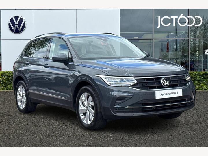 Volkswagen Tiguan 1.5 TSI Life Euro 6 (s/s) 5dr Volkswagen Tiguan 1.5 TSI Life Euro 6 (s/s) 5dr