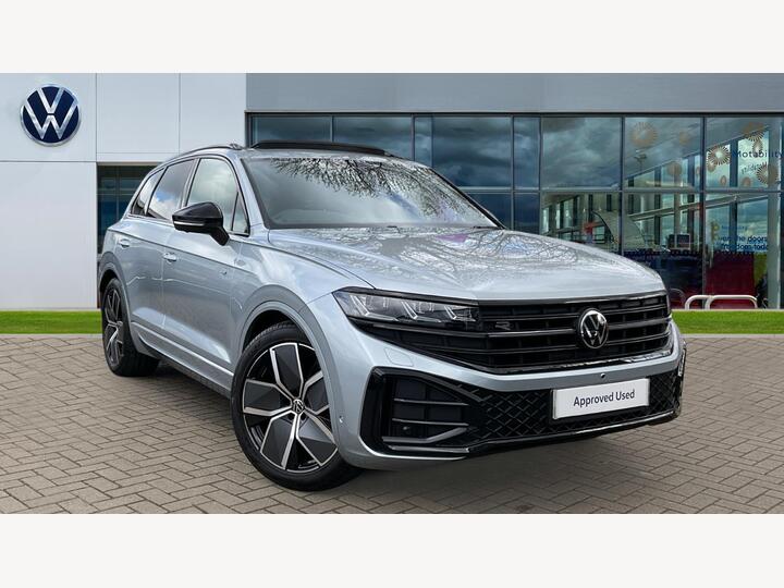 Volkswagen Touareg 3.0 TDI V6 Black Edition Tiptronic 4Motion Euro 6 (s/s) 5dr Volkswagen Touareg 3.0 TDI V6 Black Edition Tiptronic 4Motion Euro 6 (s/s) 5dr