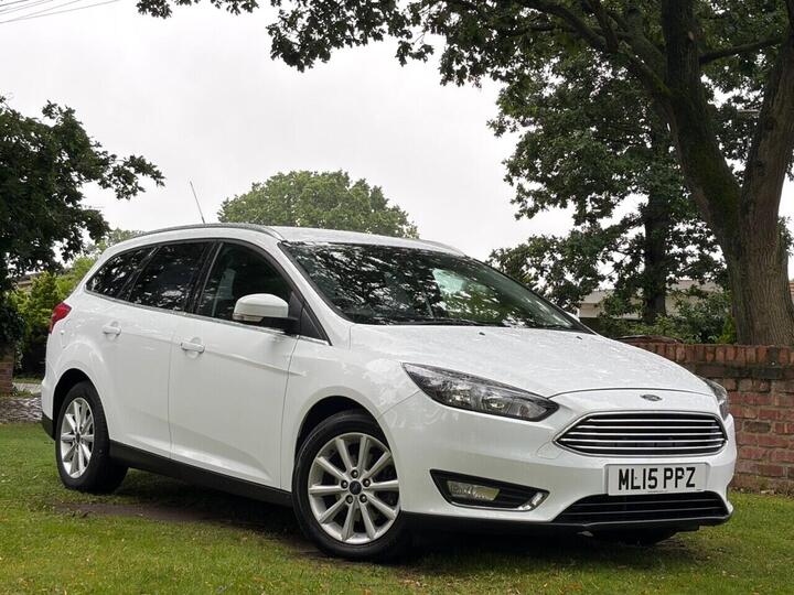 Ford FOCUS 1.6 Titanium Powershift Euro 6 5dr